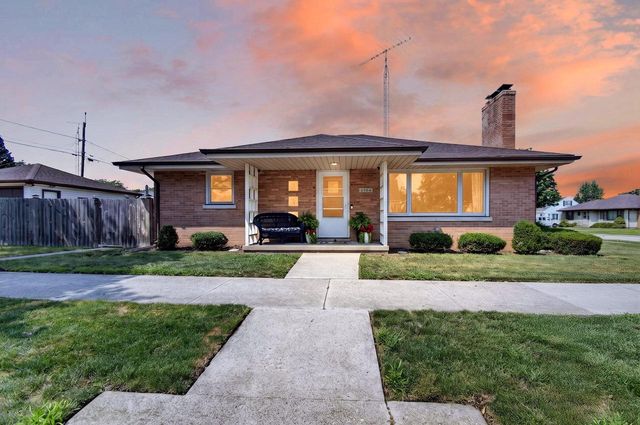 3704 77th STREET, Kenosha, WI 53142