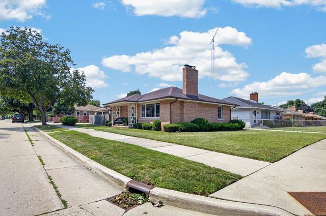 3704 77th STREET, Kenosha, WI 53142