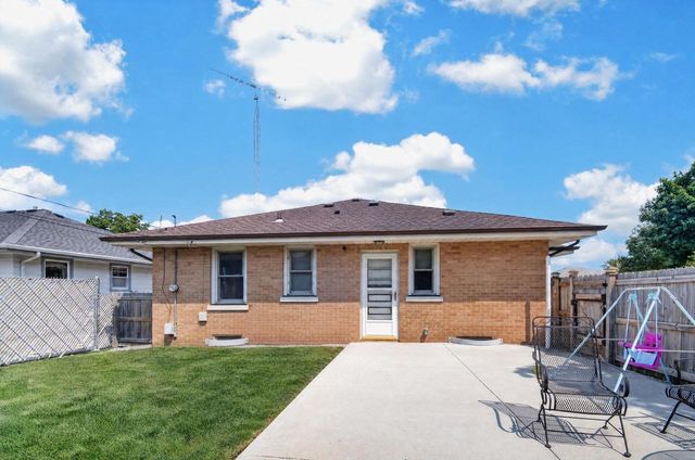 3704 77th STREET, Kenosha, WI 53142