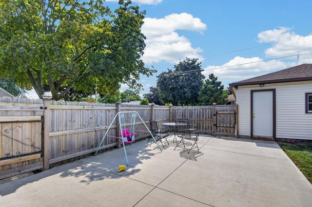 3704 77th STREET, Kenosha, WI 53142