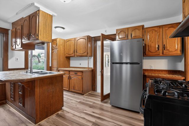 321 22nd Avenue NE, Minneapolis, MN 55418