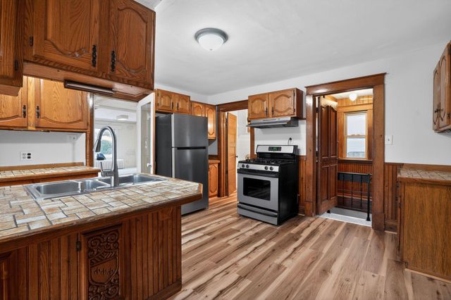 321 22nd Avenue NE, Minneapolis, MN 55418