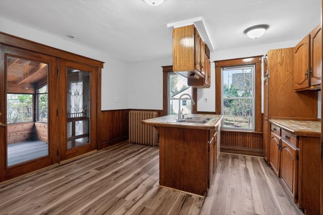 321 22nd Avenue NE, Minneapolis, MN 55418