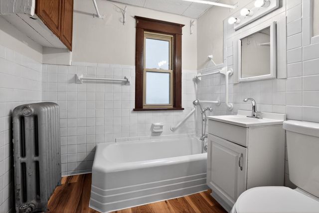 321 22nd Avenue NE, Minneapolis, MN 55418