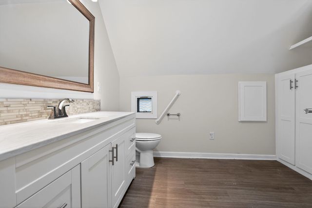 321 22nd Avenue NE, Minneapolis, MN 55418