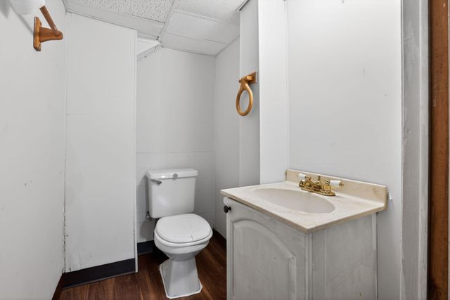 321 22nd Avenue NE, Minneapolis, MN 55418