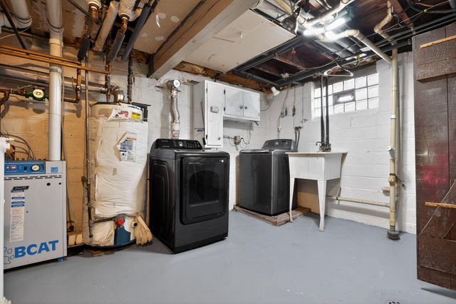 321 22nd Avenue NE, Minneapolis, MN 55418