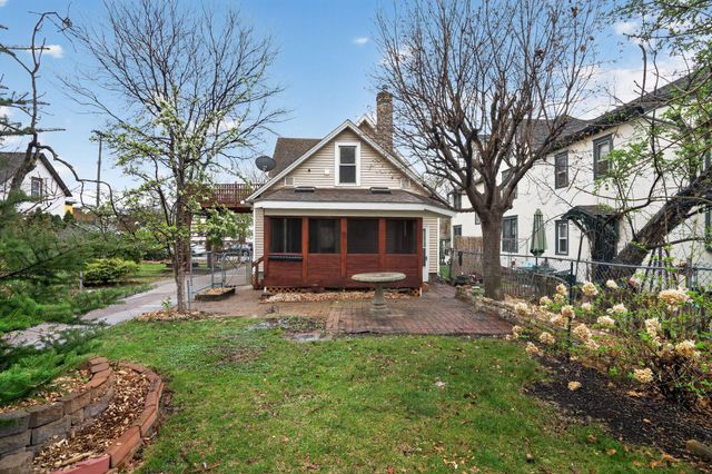 321 22nd Avenue NE, Minneapolis, MN 55418