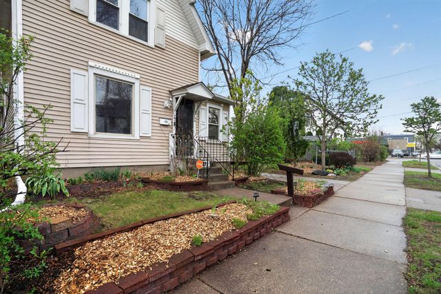 321 22nd Avenue NE, Minneapolis, MN 55418