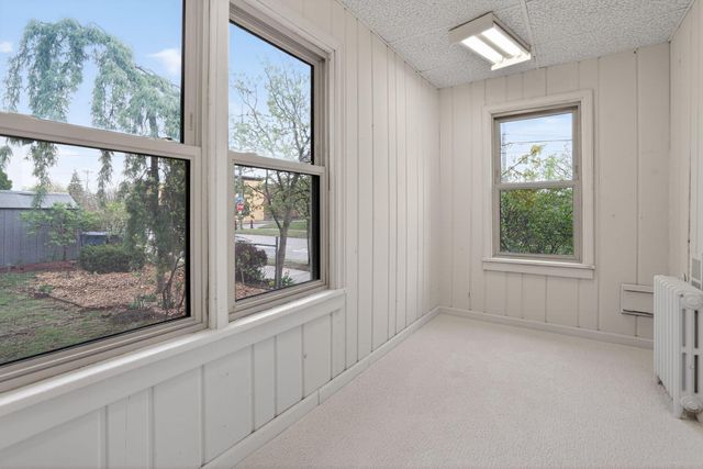 321 22nd Avenue NE, Minneapolis, MN 55418