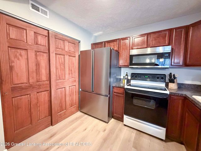 1003 W Grand River Avenue, East Lansing, MI 48823