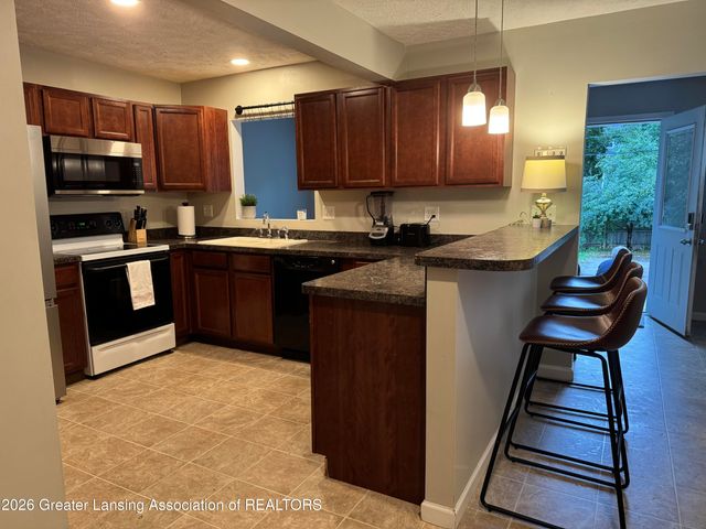 1003 W Grand River Avenue, East Lansing, MI 48823