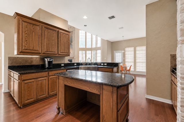 663 Links View Court, Grand Prairie, TX 75052