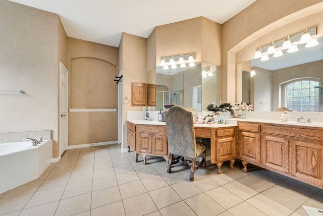 663 Links View Court, Grand Prairie, TX 75052
