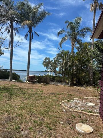 1624 SEA BREEZE DRIVE, Tarpon Springs, FL 34689