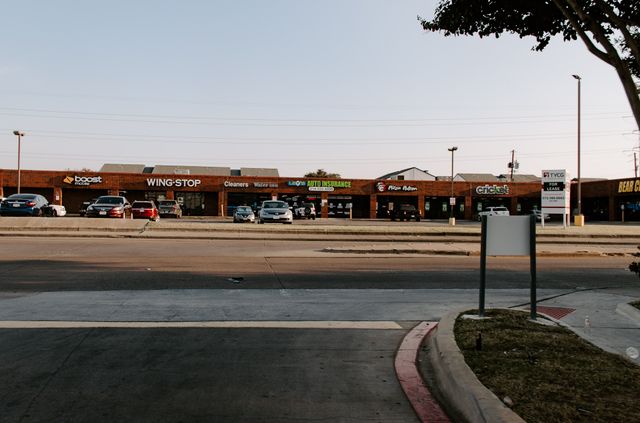 3240 Lombardy Lane 215, Dallas, TX 75220