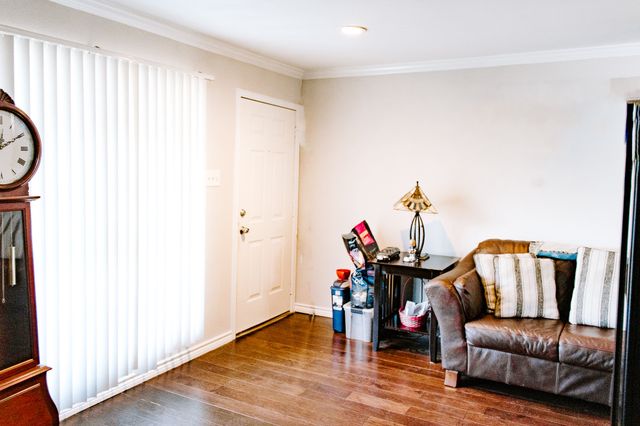 3240 Lombardy Lane 215, Dallas, TX 75220