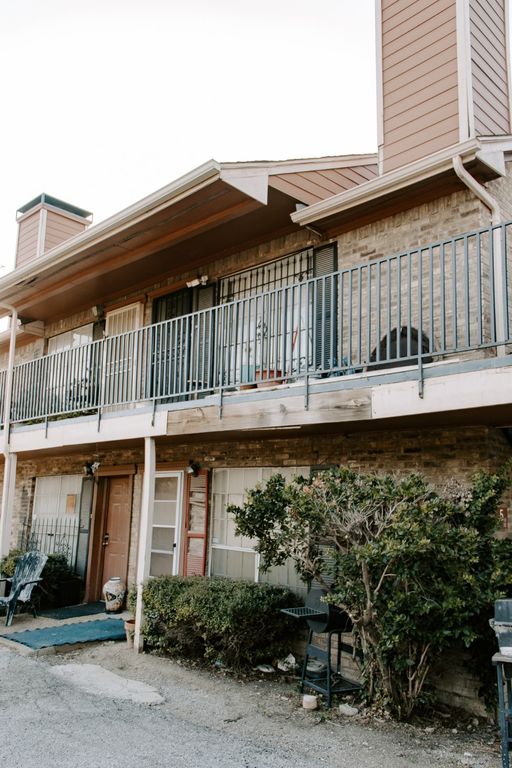 3240 Lombardy Lane 215, Dallas, TX 75220