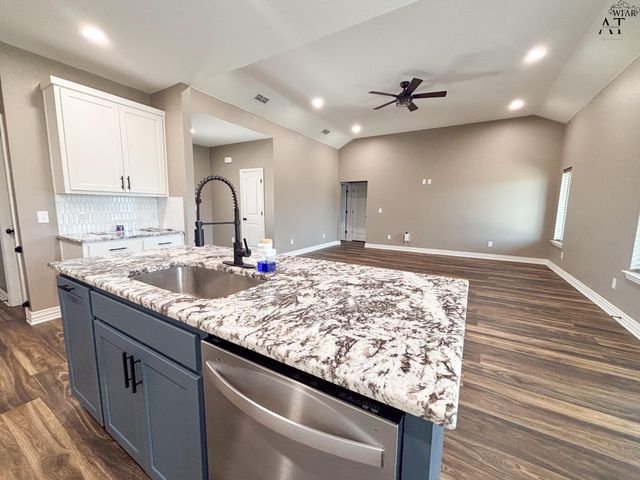 1433 AMHERST STREET, Burkburnett, TX 76354