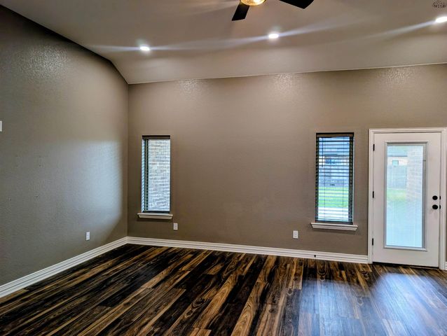 1433 AMHERST STREET, Burkburnett, TX 76354