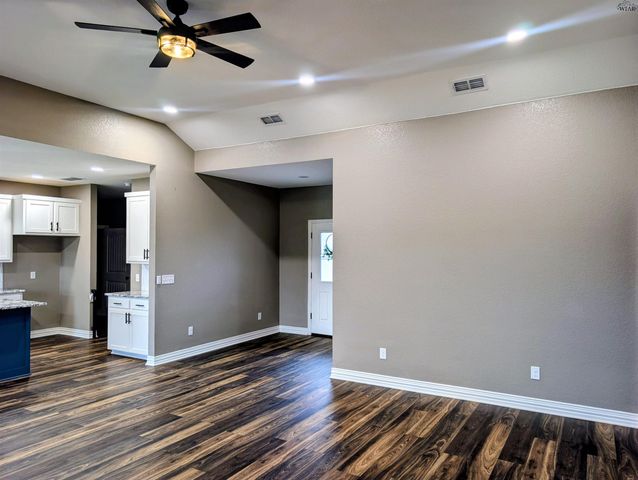 1433 AMHERST STREET, Burkburnett, TX 76354