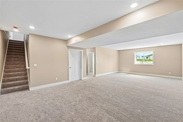 2709 14th Street NE, Bondurant, IA 50035