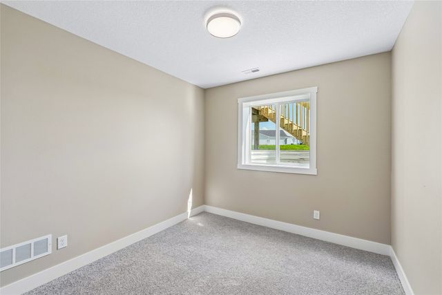 2709 14th Street NE, Bondurant, IA 50035