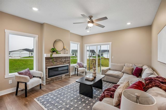 2709 14th Street NE, Bondurant, IA 50035