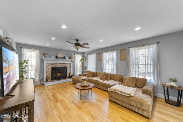209 Gilford Avenue, Island Heights, NJ 08732