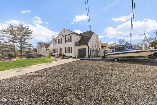 209 Gilford Avenue, Island Heights, NJ 08732