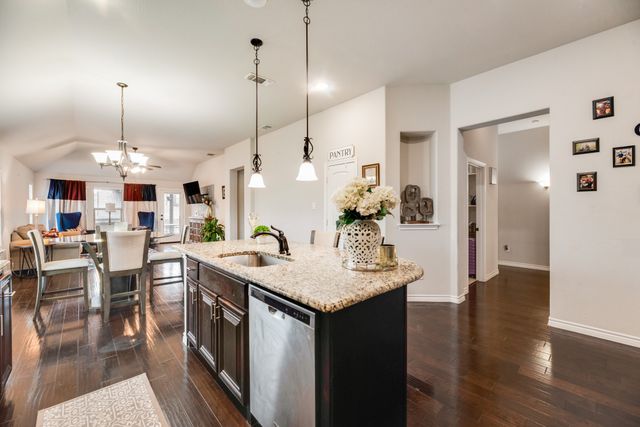 316 Primrose Court, Glenn Heights, TX 75154