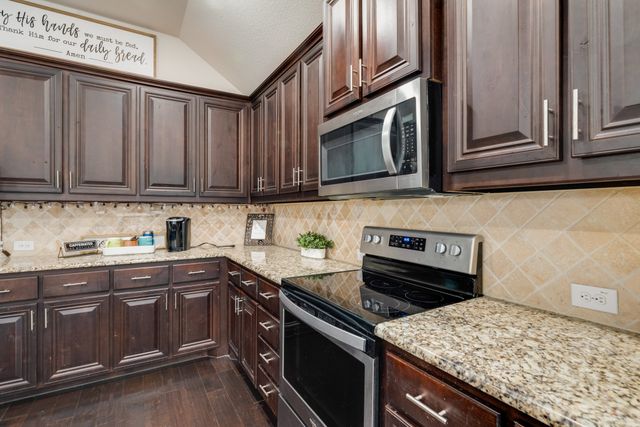 316 Primrose Court, Glenn Heights, TX 75154