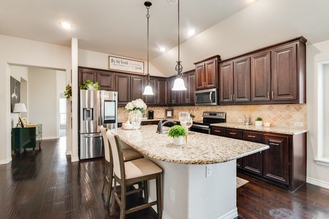 316 Primrose Court, Glenn Heights, TX 75154