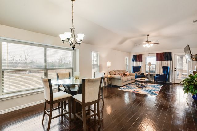 316 Primrose Court, Glenn Heights, TX 75154