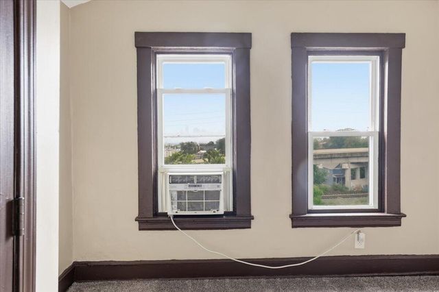 221 W 13th Street, Newport, KY 41071