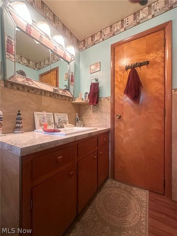 7706 State Route 46, Cortland, OH 44410