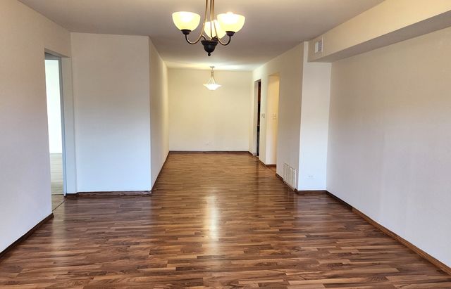 8 Oak Creek Drive 1803, Buffalo Grove, IL 60089