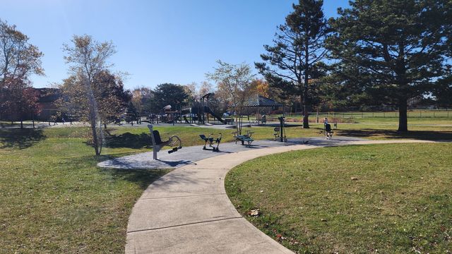 8 Oak Creek Drive 1803, Buffalo Grove, IL 60089