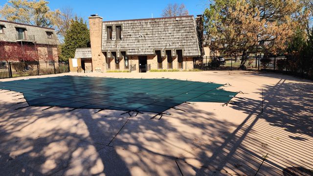 8 Oak Creek Drive 1803, Buffalo Grove, IL 60089