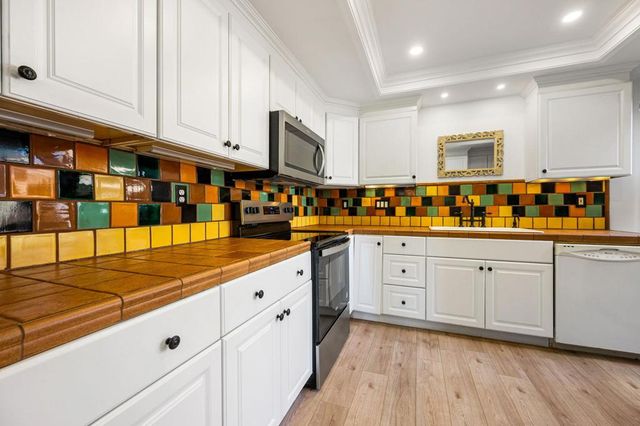 48980 Wildwood Lane, Palm Desert, CA 92260