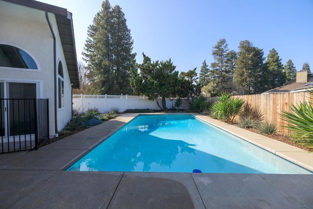 1730 Sylvia Ct, Turlock, CA 95382