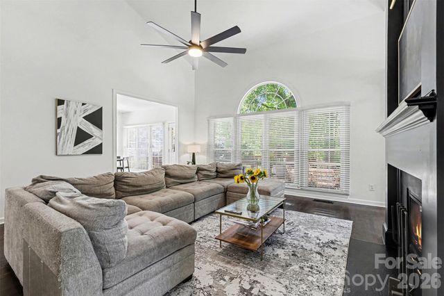 6213 Knightsgate Court, Charlotte, NC 28269
