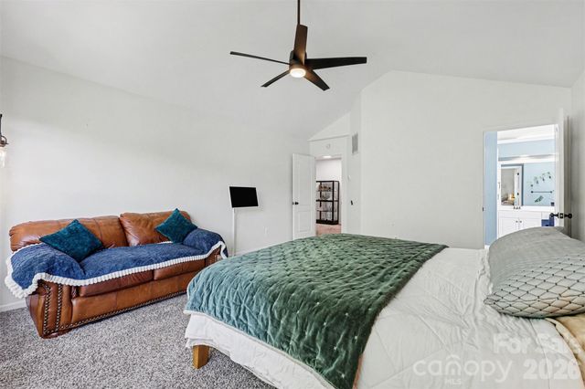 6213 Knightsgate Court, Charlotte, NC 28269