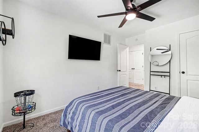 6213 Knightsgate Court, Charlotte, NC 28269
