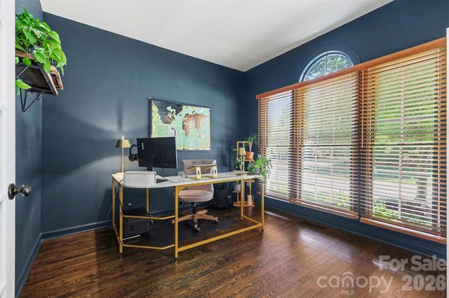 6213 Knightsgate Court, Charlotte, NC 28269