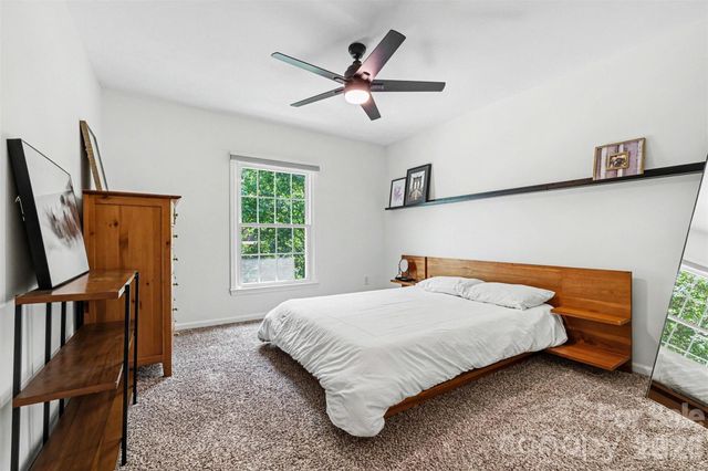 6213 Knightsgate Court, Charlotte, NC 28269