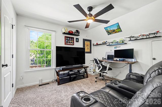 6213 Knightsgate Court, Charlotte, NC 28269