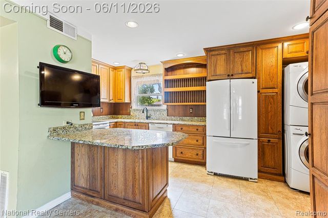 5191 Lynsue Lane, Waterford, MI 48327