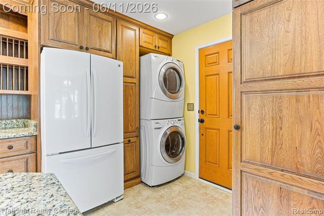 5191 Lynsue Lane, Waterford, MI 48327