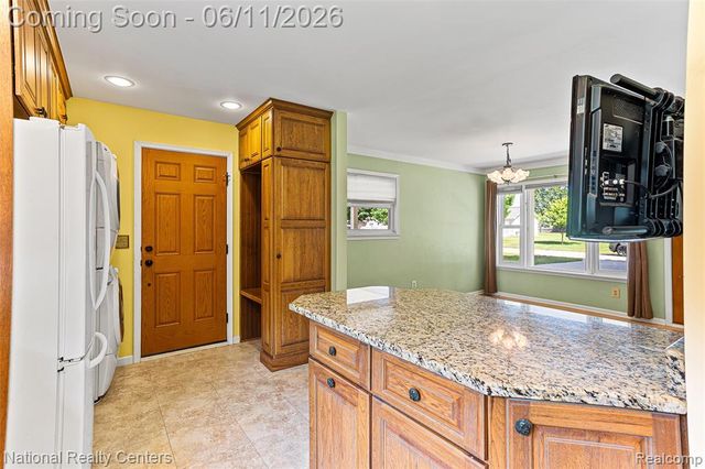 5191 Lynsue Lane, Waterford, MI 48327